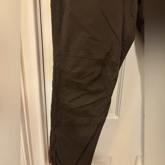 Frame Trapunto Stitch Zip Cuff Moto Pants - Picture 8 of 13